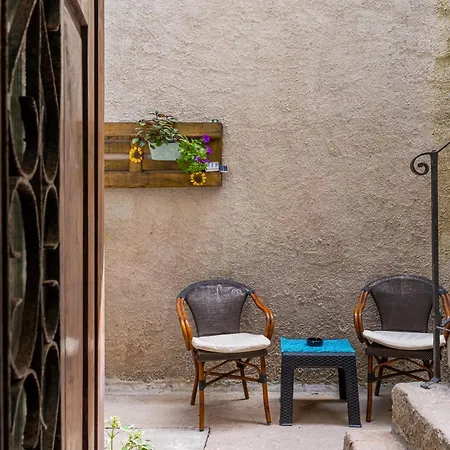 Estera Appartement *